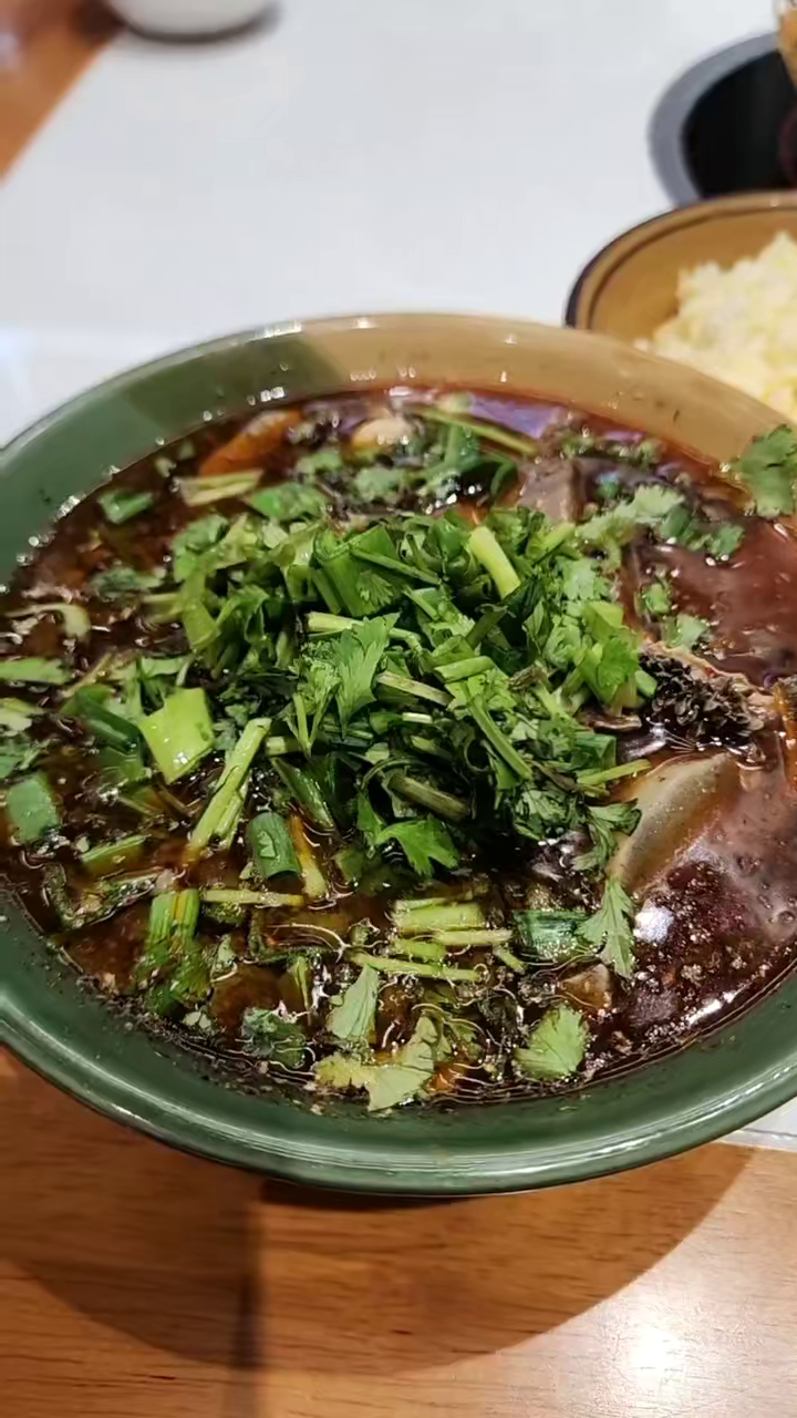 贵州小县城包谷面米饭