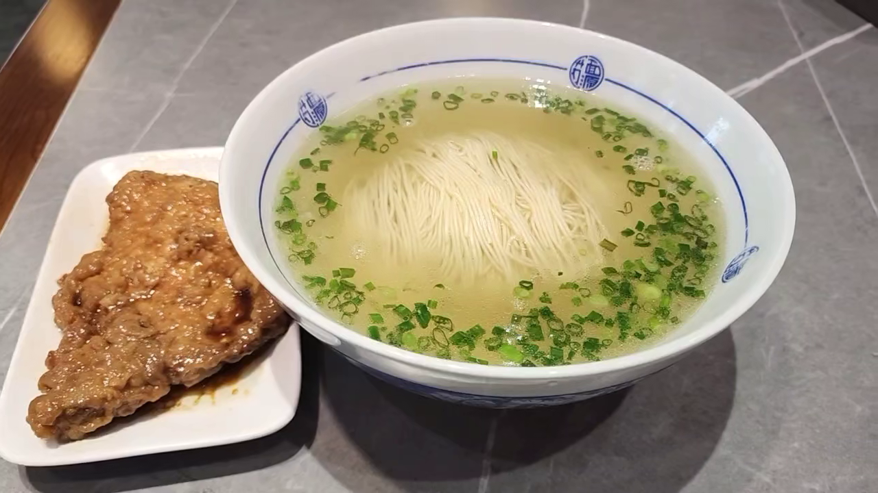 终于吃上一碗地道的阳春面了